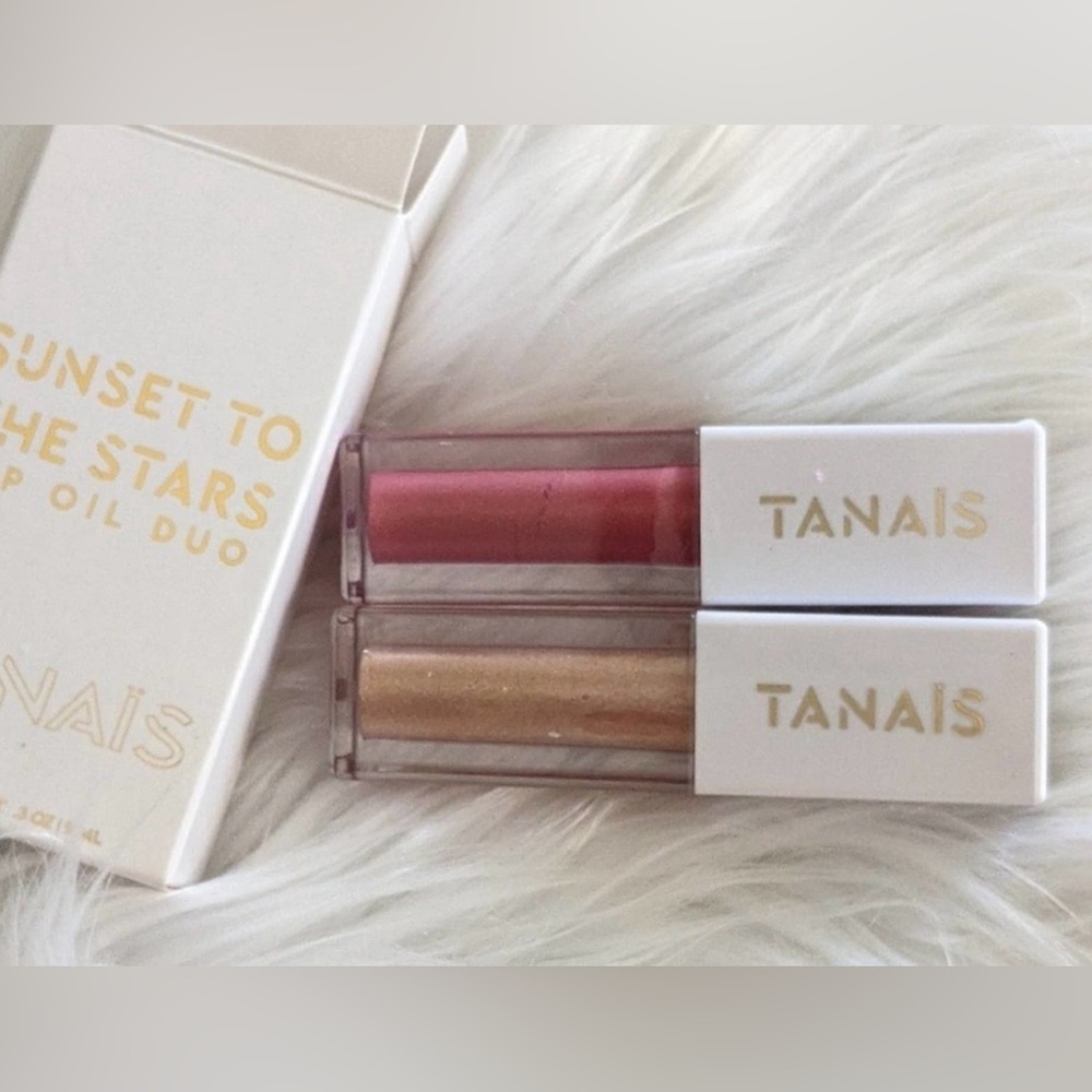 Lip Gloss
LIP OIL DUO
Sephora Tanais “SUNSET TO STARS
Brand New - Picture 6 of 10